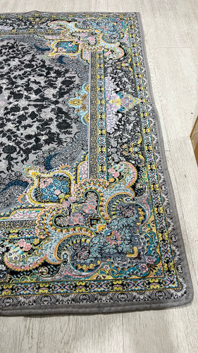 قالیچه فرشینه زیرانداز نمدی طرح فرش ۱۲۰ در ۱۸۰ فرشینه پشت نمدی رویه فلامنت